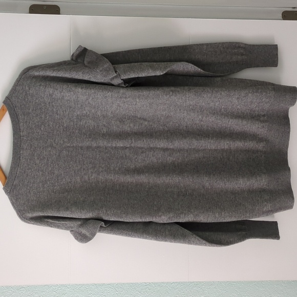 H&M Wool Blend Gray Ruffle Crew Neck Oversized Sweater Pullover Minimalist - Picture 4 of 4